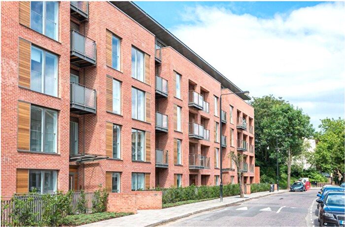 2 Bedroom Flat For Sale In Maygrove Road, London, NW6