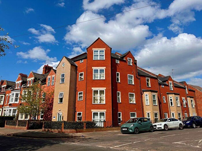 2 Bedroom Flat To Rent In Abington Grove, Northampton, NN1