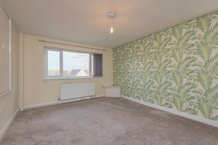 1 Bedroom Flat To Rent In Oldfield Lane, Upper Wortley, Leeds, LS12