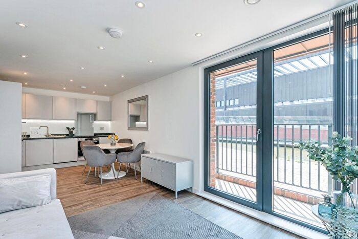 2 Bedroom Flat For Sale In Robinson Way, Chester, Cheshire, CH1