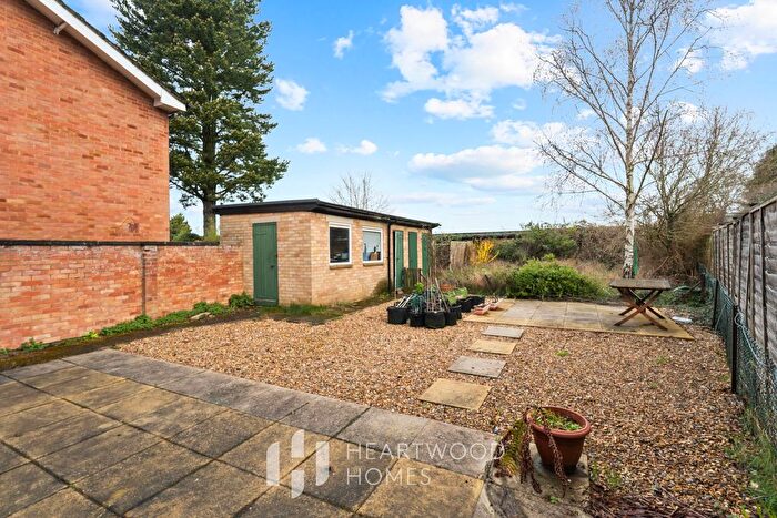 2 Bedroom Maisonette For Sale In Langley Grove, Sandridge, St. Albans, AL4