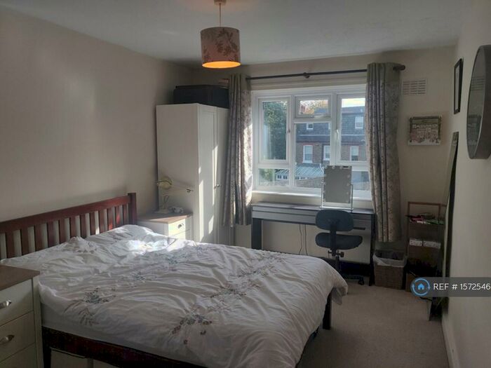 1 Bedroom Flat To Rent In Sarsfeld Road, London, SW12