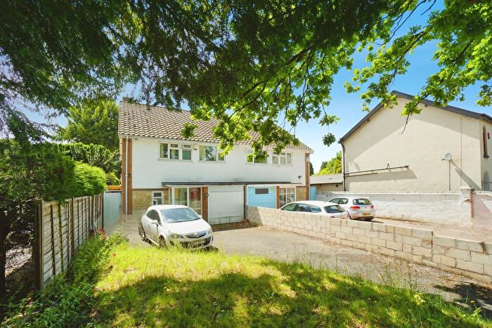 3 Bedroom Semi Detached House For Sale In Goldthorn Hill, Wolverhampton, WV2
