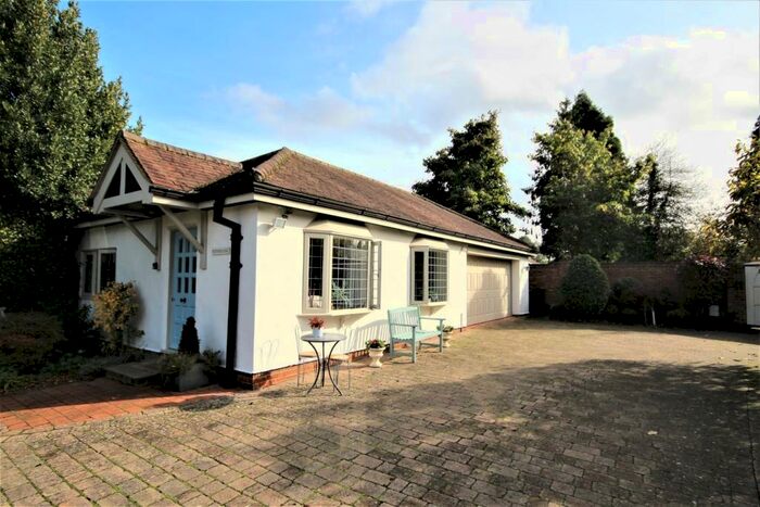 1 Bedroom Bungalow To Rent In Meadowcot Lane, Coleshill, Amersham, HP7