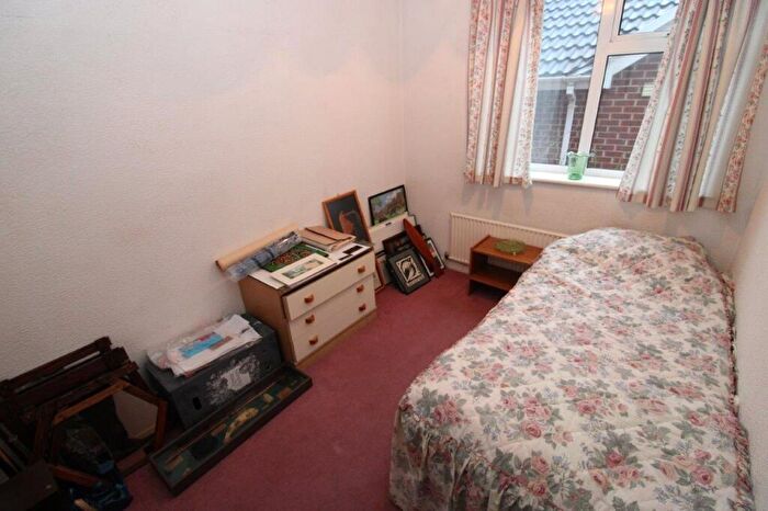 3 Bedroom Bungalow For Sale In Downs Crescent, Gawber, Barnsley, S75