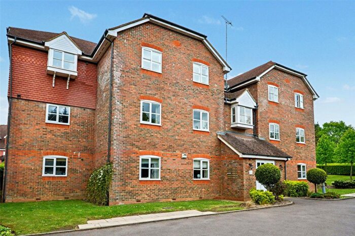 2 Bedroom Flat To Rent In Royal Huts Avenue, Hindhead, Surrey, GU26