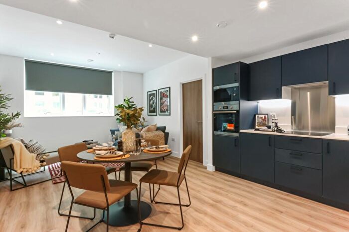 2 Bedroom Flat To Rent In Mercer West Madison East, LS2