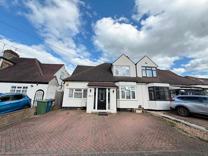 5 Bedroom Semi Detached House For Sale In The Glen, Pinner, HA5