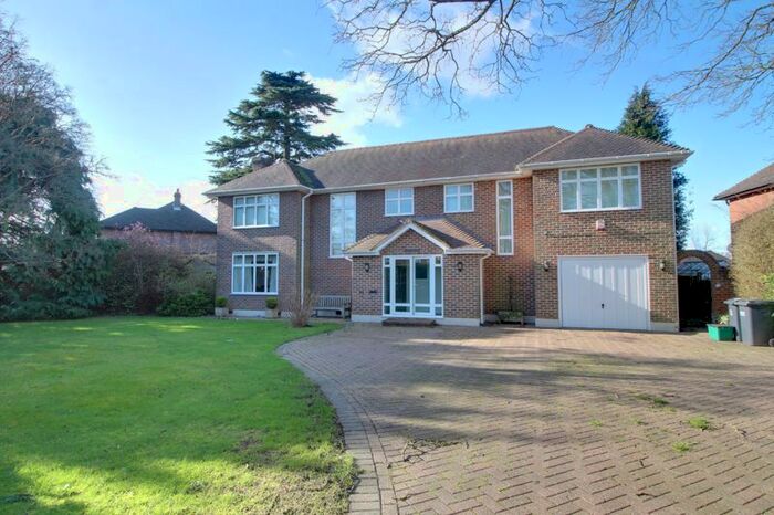 5 Bedroom Detached House To Rent In Hayes Lane, Kenley, CR8