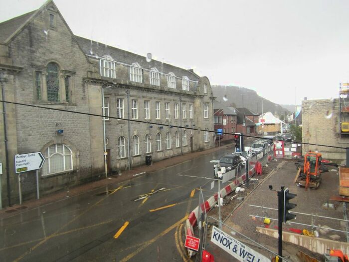 2 Bedroom Flat To Rent In Gelliwasted Road, Pontyprydd, CF37