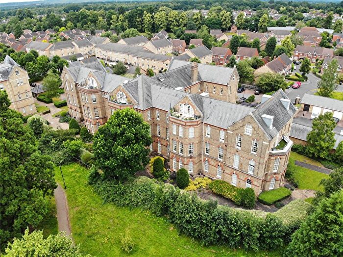 2 Bedroom Flat To Rent In Florence Court, Knaphill, Woking, Surrey, GU21