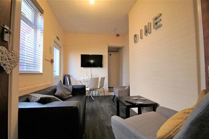 5 Bedroom Terraced House To Rent In Furness Road, Fallowfield, M14