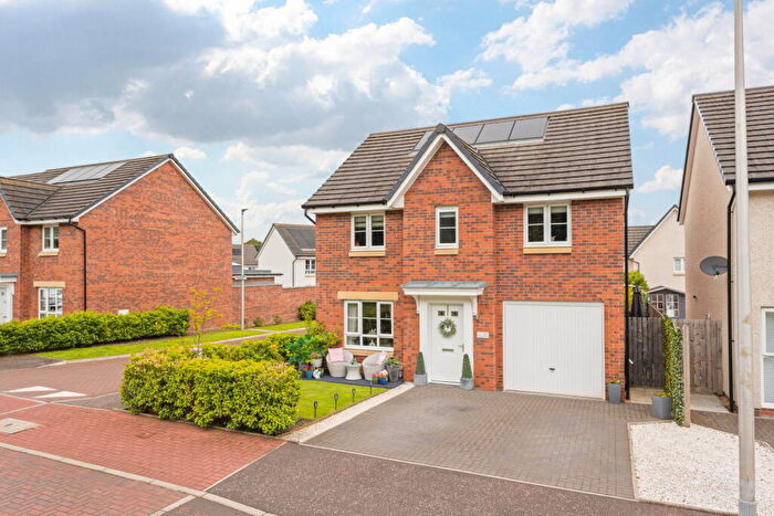 4 Bedroom Detached House For Sale In Old School Avenue, Polbeth, EH55