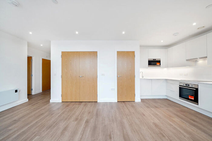 2 Bedroom Apartment To Rent In Printers Place (Affordable Private Rent), B5