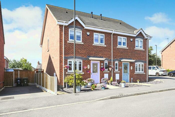 3 Bedroom Semi-Detached House For Sale In Dalby Green Close, Waingroves, Ripley, DE5