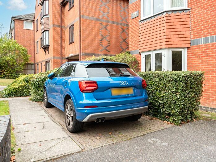 2 Bedroom Flat For Sale In Grange Road, Sutton, SM2
