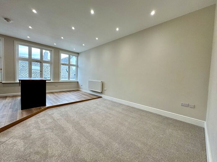 1 Bedroom Flat To Rent In Fore Street, Exeter, EX3