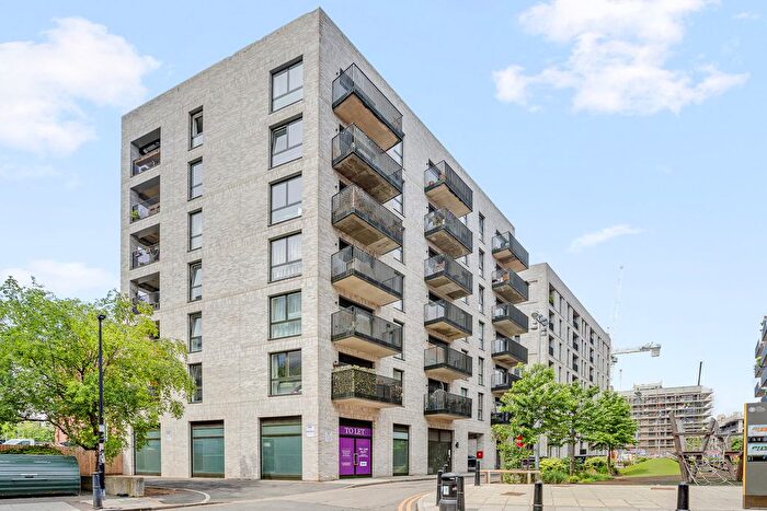1 Bedroom Flat For Sale In Suntrap Court, Rookwood Way, London, E3