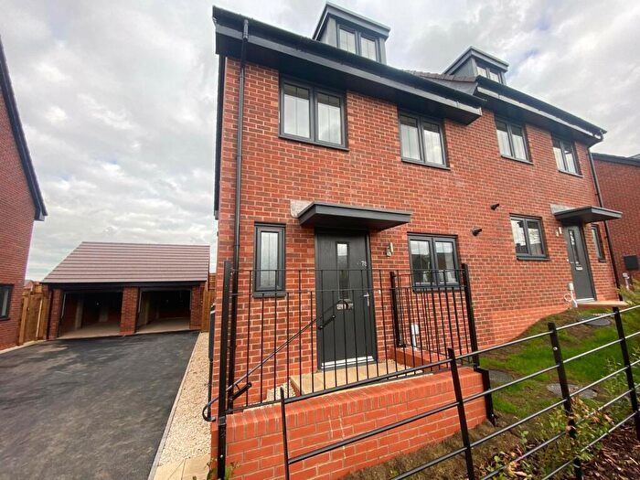 4 Bedroom Semi-Detached House To Rent In Vicar Wood Way, Derby, DE22
