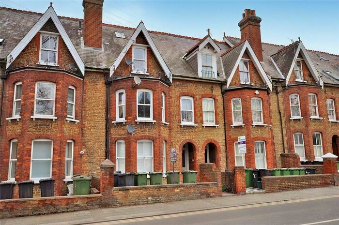 2 Bedroom Apartment To Rent In York Road, Guildford, Surrey, Surrey, GU1