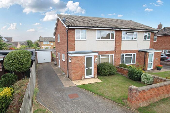 3 Bedroom Semi-Detached House For Sale In Elmtree Road, Sandy, SG19