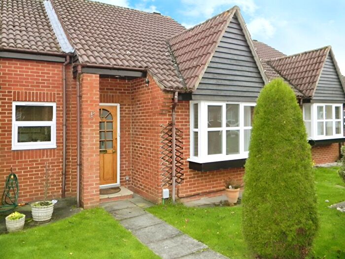 1 Bedroom Bungalow To Rent In Emerton Garth, HP4