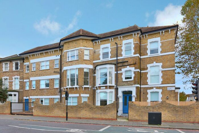 2 Bedroom Flat To Rent In Brooke Road, London, N16