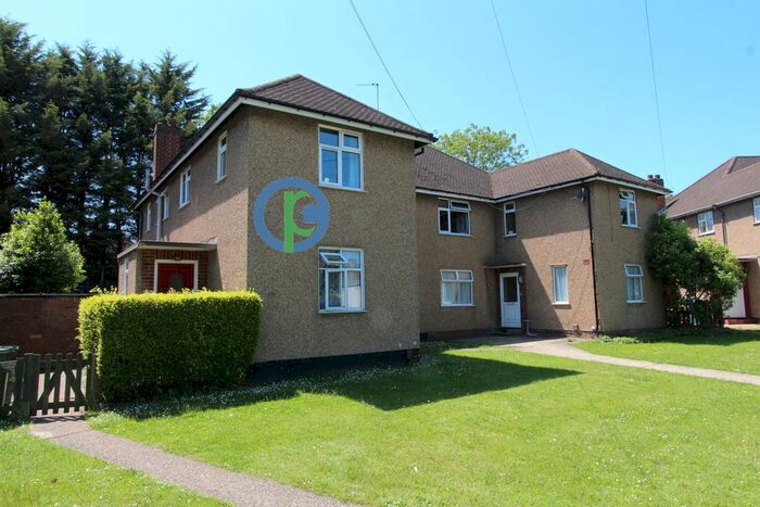 3 Bedroom Flat To Rent In Bernays Close (Sub), Stanmore, HA7