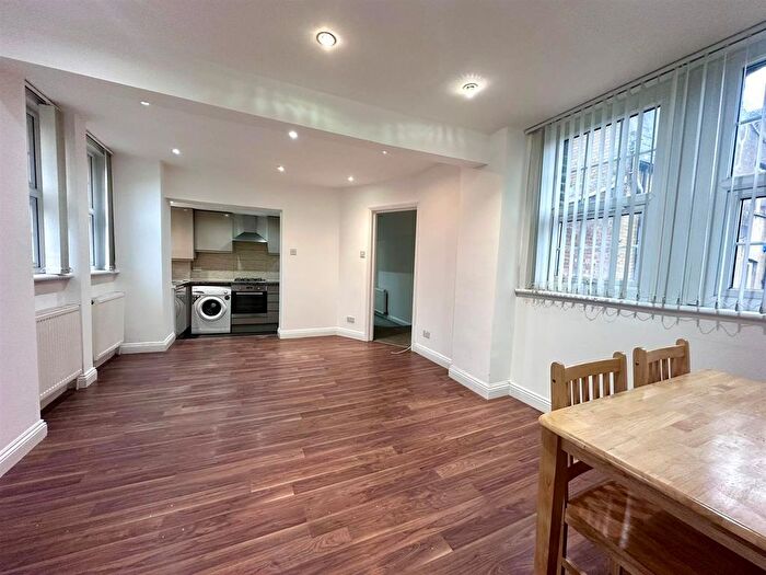 1 Bedroom Flat To Rent In Kingsland Road, Hackney, London, E8