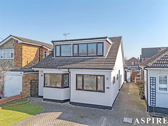 4 Bedroom Detached House For Sale In Video Presentation Inside - Romsey Road, Benfleet, SS7