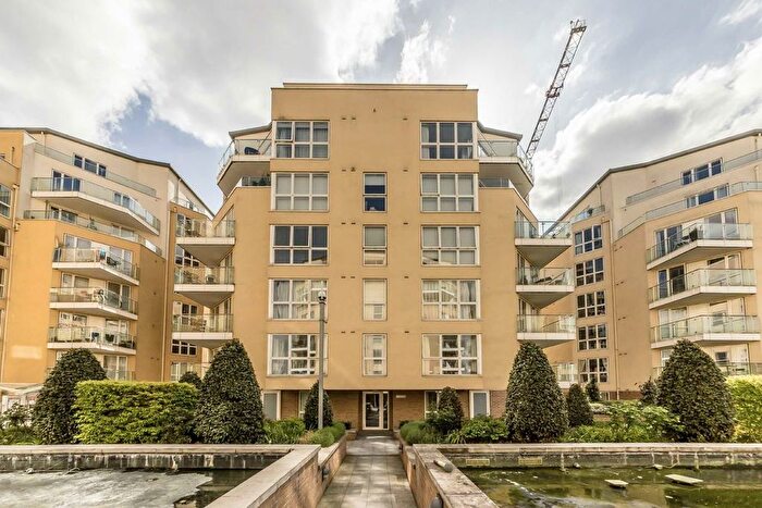 2 Bedroom Flat To Rent In Water Gardens Square, Surrey Quays, SE16