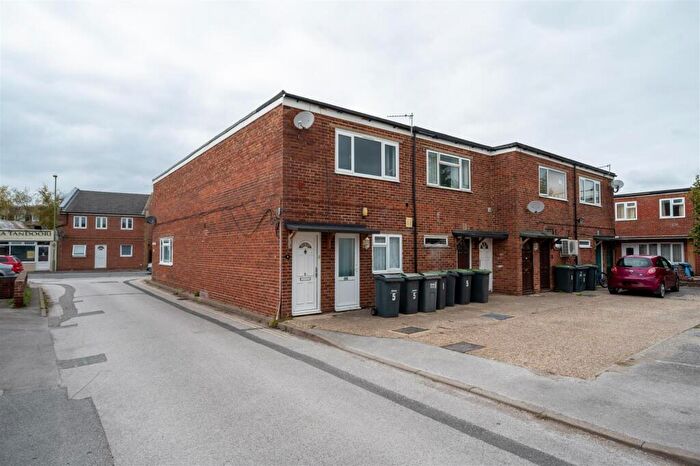 2 Bedroom Flat To Rent In Elm Grove, Hayling Island, PO11