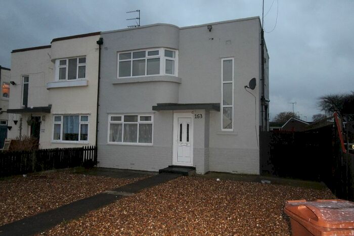 3 Bedroom Semi-Detached House To Rent In Ellerburn Avenue, Hull, HU6