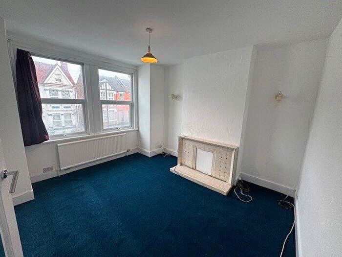 3 Bedroom Apartment To Rent In Vaughan Road, Harrow, Greater London, HA1