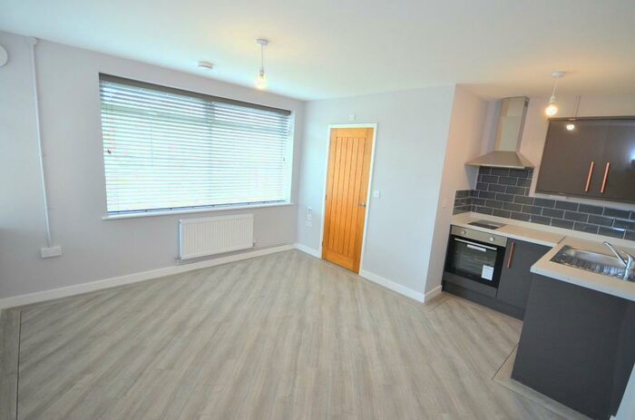 1 Bedroom Flat To Rent In Ladys Lane, Northampton, Northamptonshire, NN1