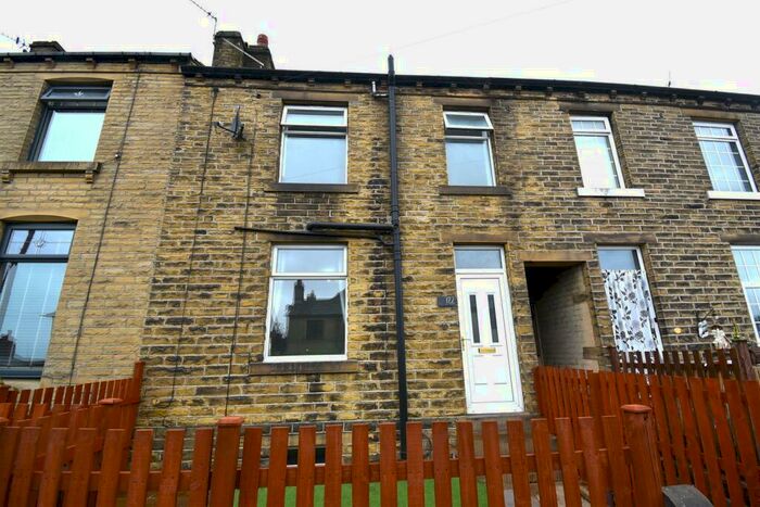2 Bedroom House To Rent In Cowcliffe Hill Road, Cowcliffe, Huddersfield, HD2