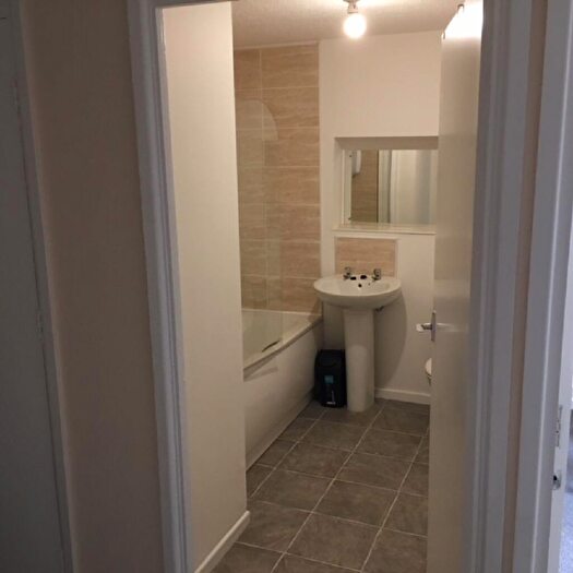4 Bedroom House To Rent In Saxton Close (), Beeston, Nottingham, Nottinghamshire, NG9