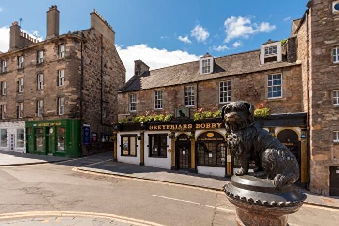 2 Bedroom Flat To Rent In Greyfriars Place, Edinburgh, EH1