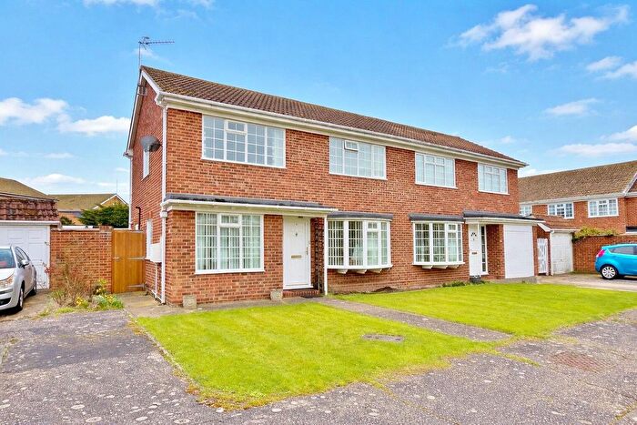 3 Bedroom Semi Detached House For Sale In Greville Close, Walton-On-The-Naze, Essex, CO14