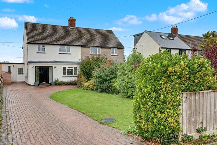 3 Bedroom Semi-Detached House For Sale In Kidlington Road, Islip, Oxfordshire, OX5