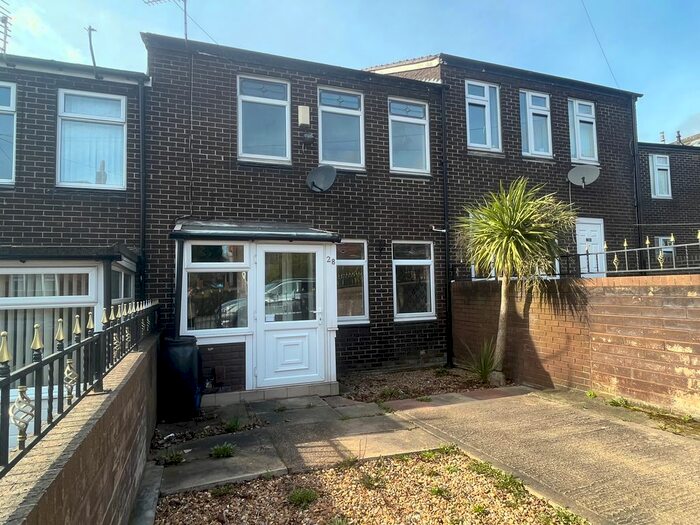 3 Bedroom Property To Rent In Hansby Place, Leeds, LS14