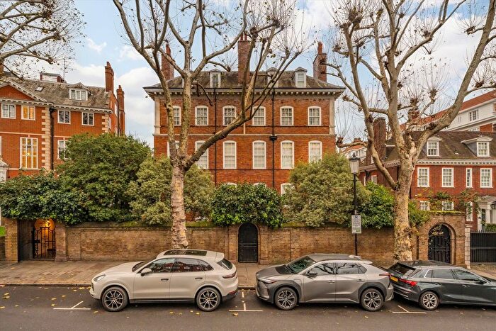 3 Bedroom Flat To Rent In Melbury Road, West Kensington, W14