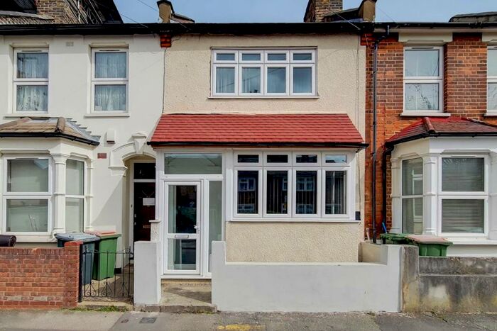 3 Bedroom Semi-Detached House To Rent In Ranelagh Road, Stratford, London, E15