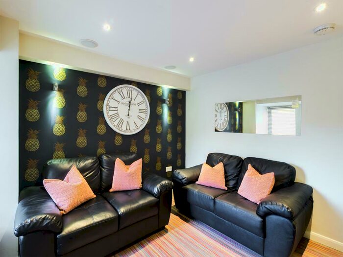 4 Bedroom Terraced House To Rent In Queen Anne Street, Stoke, ST4