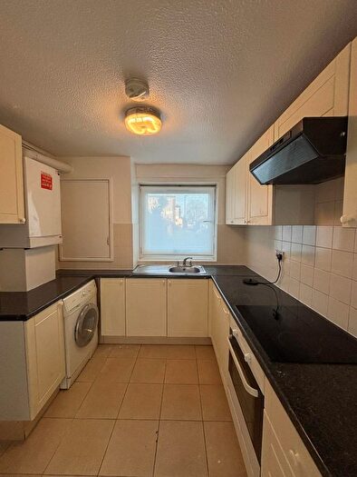 3 Bedroom Flat To Rent In Roman Way, EN1