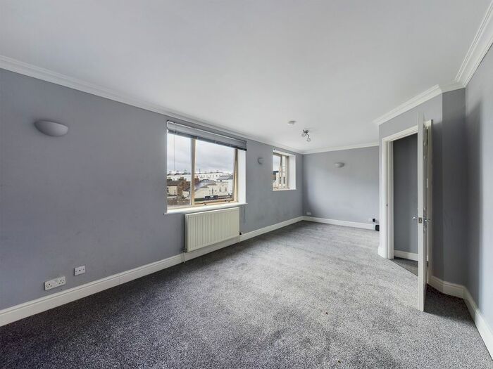 1 Bedroom Flat To Rent In Richwood House, Trinity School Lane, Cheltenham, GL52