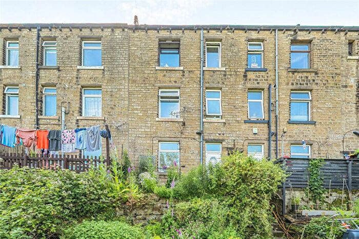 2 Bedroom Terraced House For Sale In Manchester Road, Linthwaite, Huddersfield, West Yorkshire, HD7