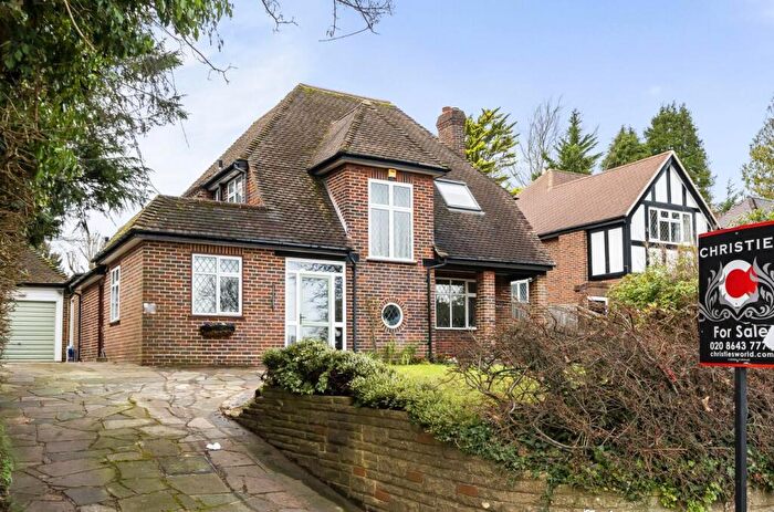 4 Bedroom Detached House For Sale In Brighton Road, Banstead, SM7