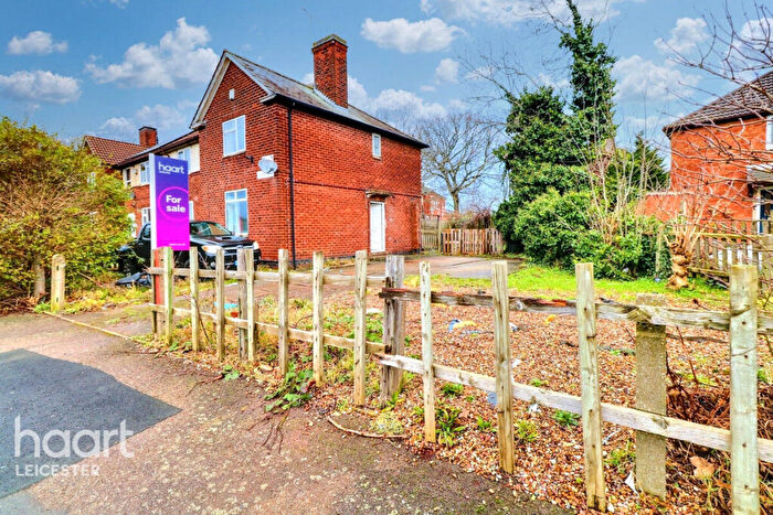 3 Bedroom End Of Terrace House For Sale In Iliffe Road, Leicester, LE4