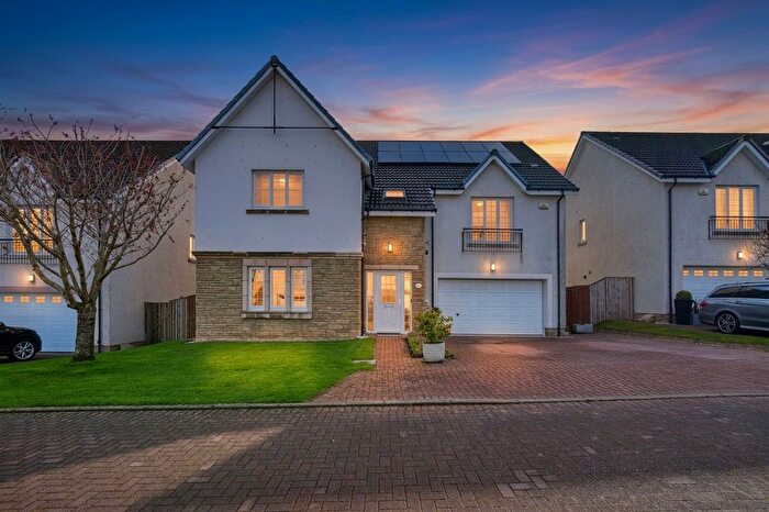 6 Bedroom Detached House For Sale In Wellshaw View, Hamilton, ML3